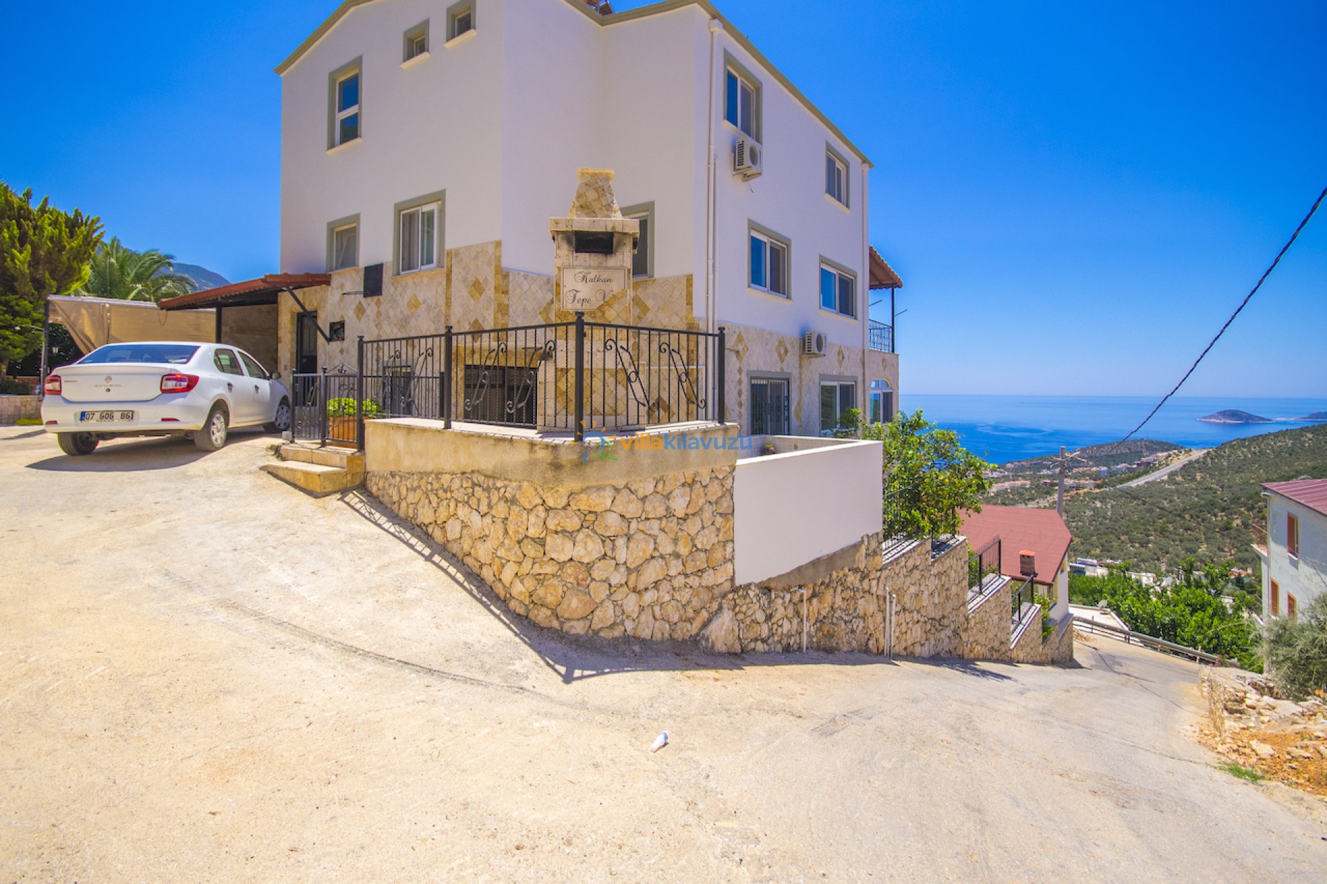 kalabalik-aileler-icin-muhafazakar-villa-20_192.jpg
