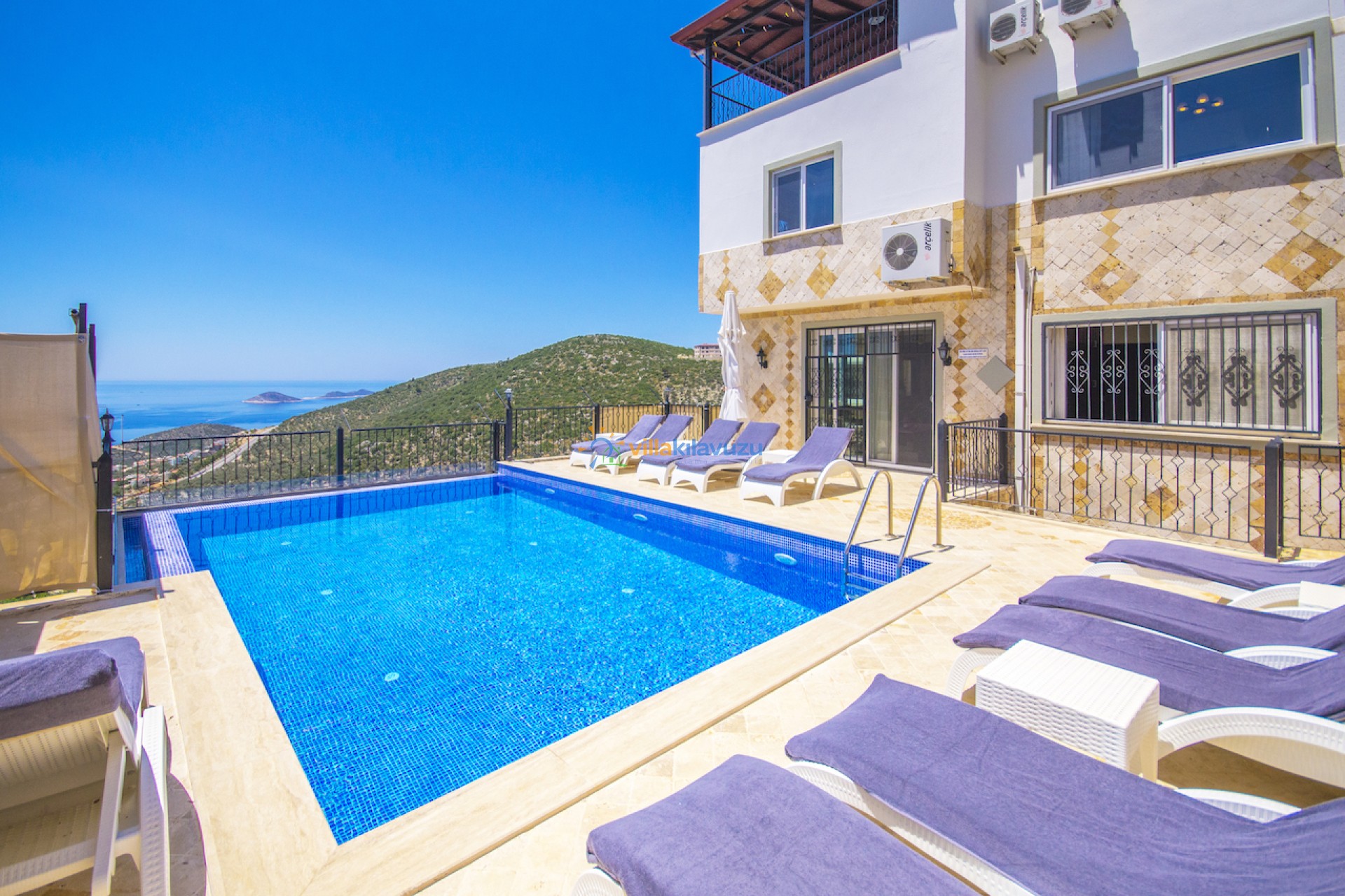 kalabalik-aileler-icin-muhafazakar-villa-32_180.jpg