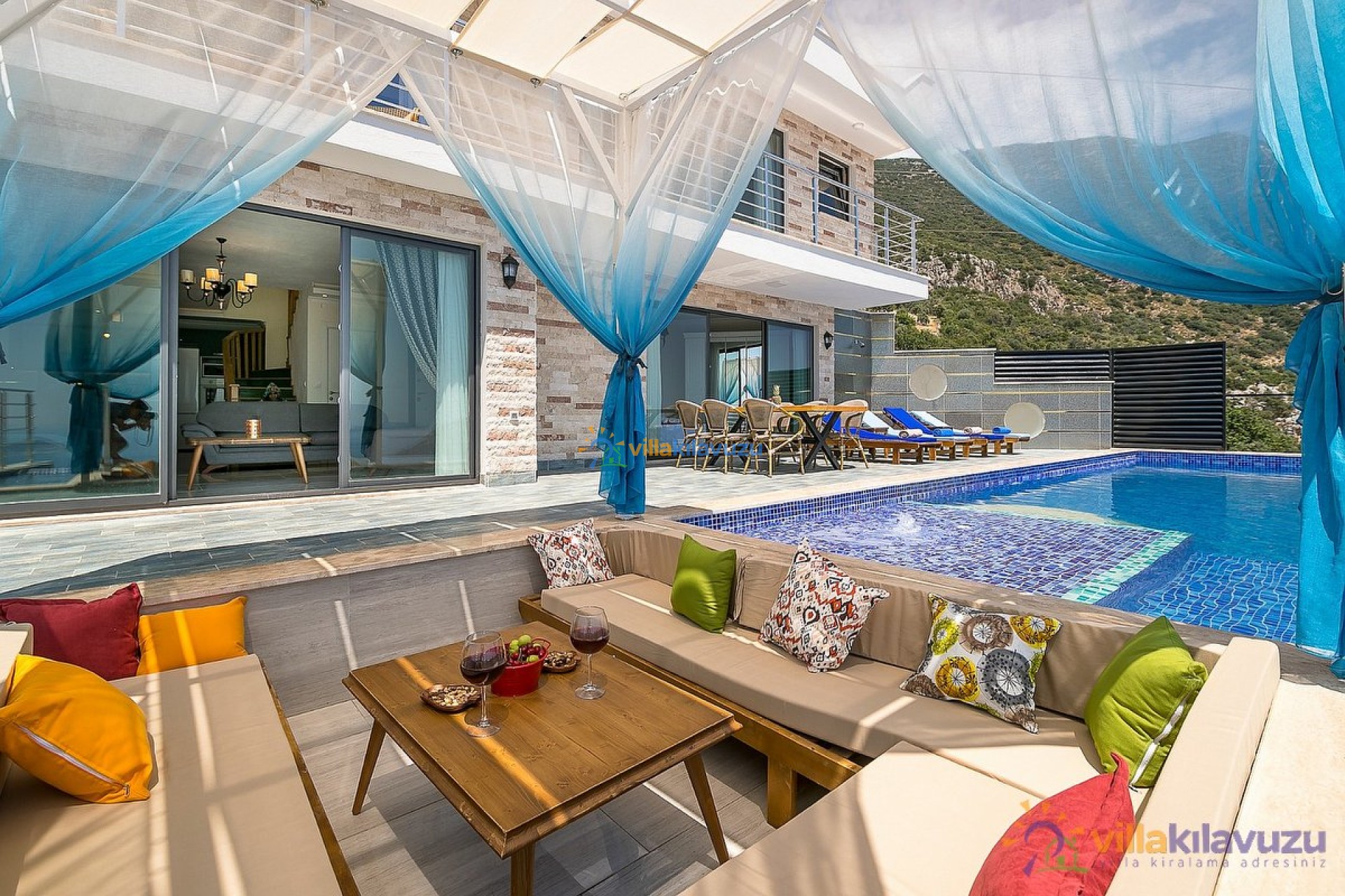 Villa Paris Hills