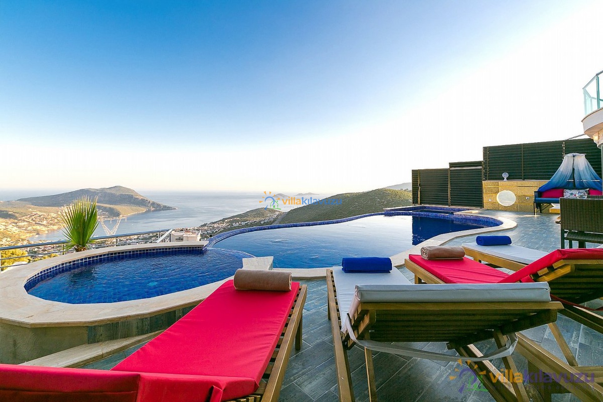 kalkan-muhafazakar-deniz-manzarali-kiralik-villa-zirve-(17)_796.jpg