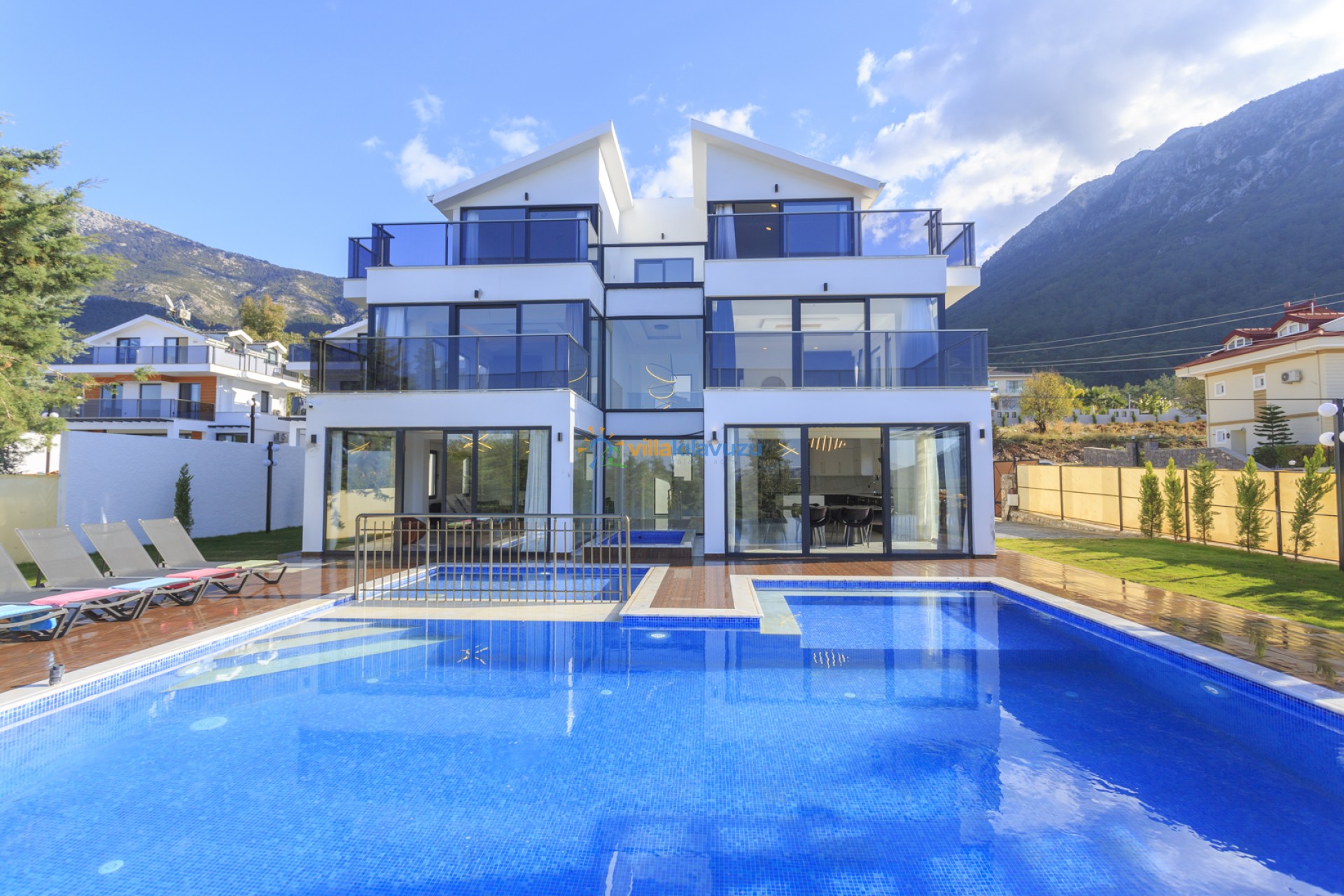 kiralik-tatil-villasi-villa-kilavuzu-villa-canada-31_657.jpg