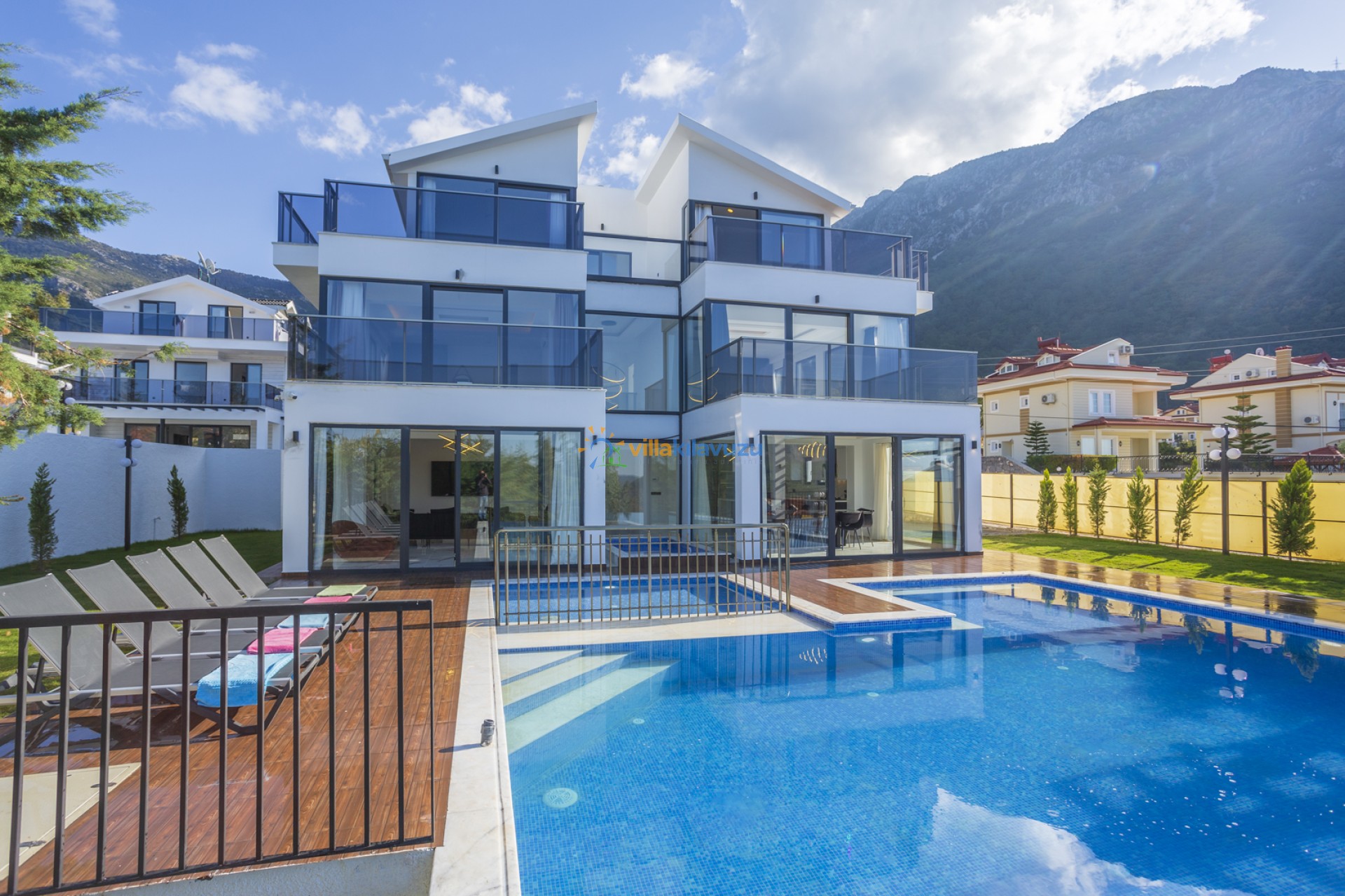 kiralik-tatil-villasi-villa-kilavuzu-villa-canada-33_343.jpg