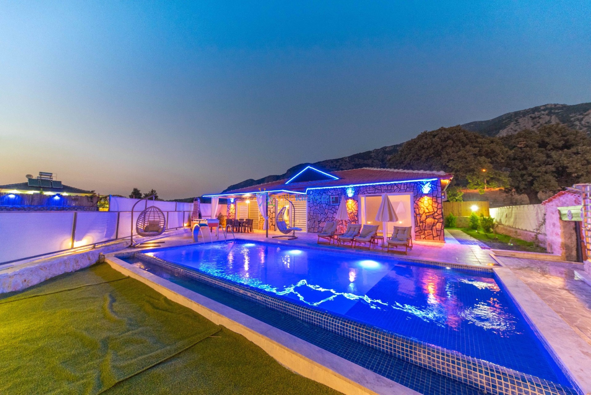 Villa City Of The Night Taş Ev