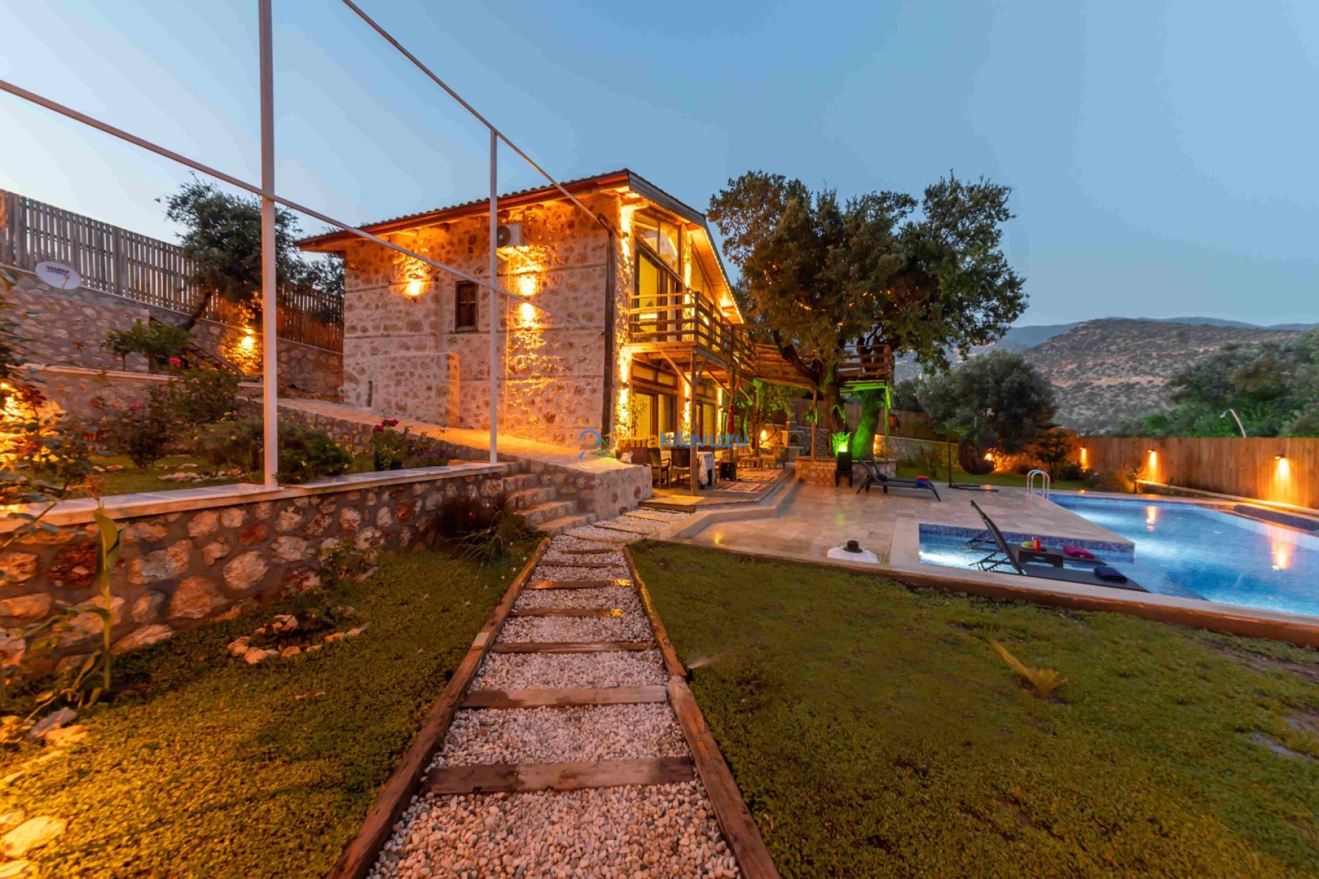 villakilavuzu-kiralik-villa-kayadibi-59_403.jpg