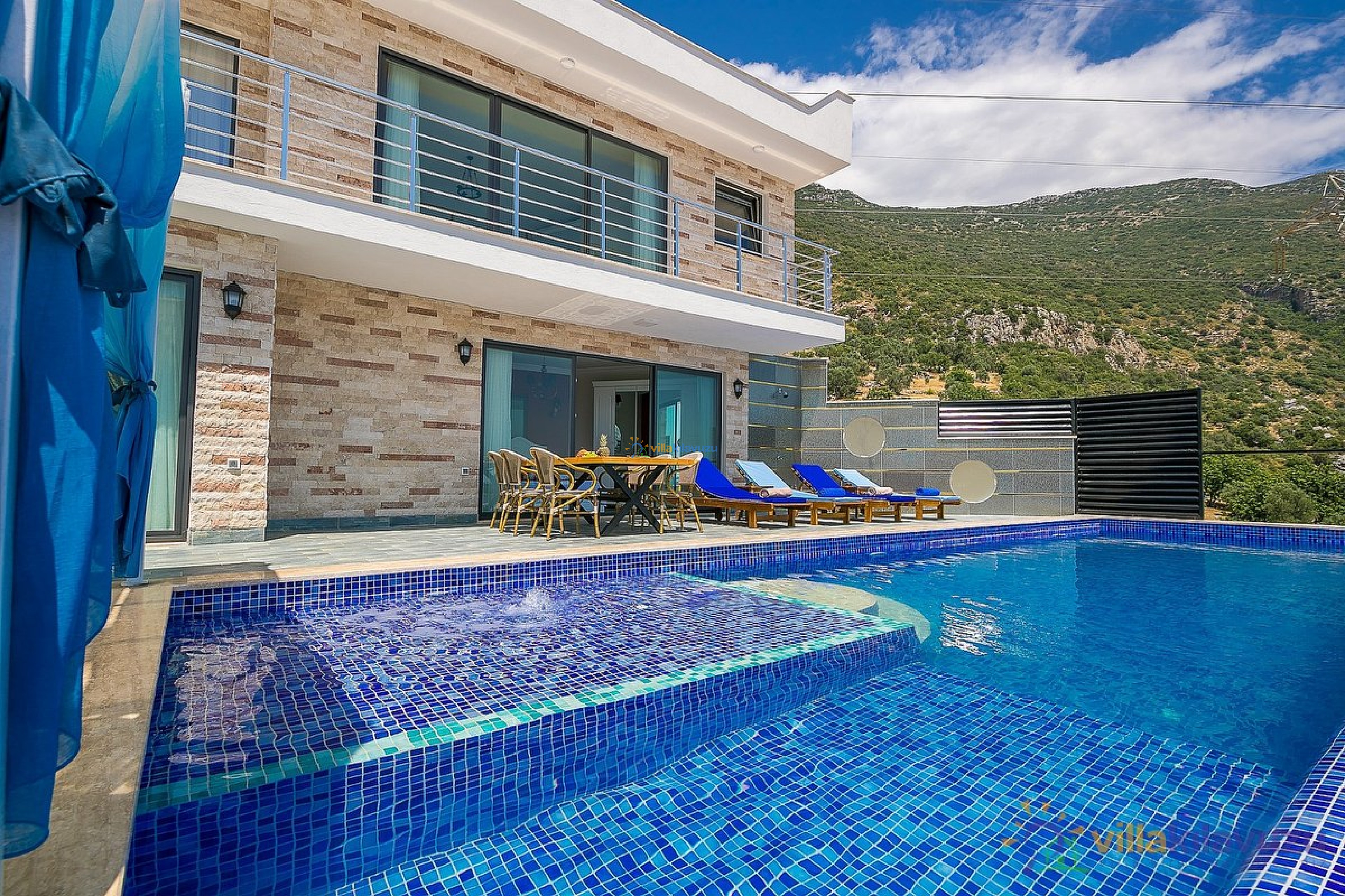 kalkan-deniz-manzarali-muhafazakar-villa-paris-(26)_201.jpg