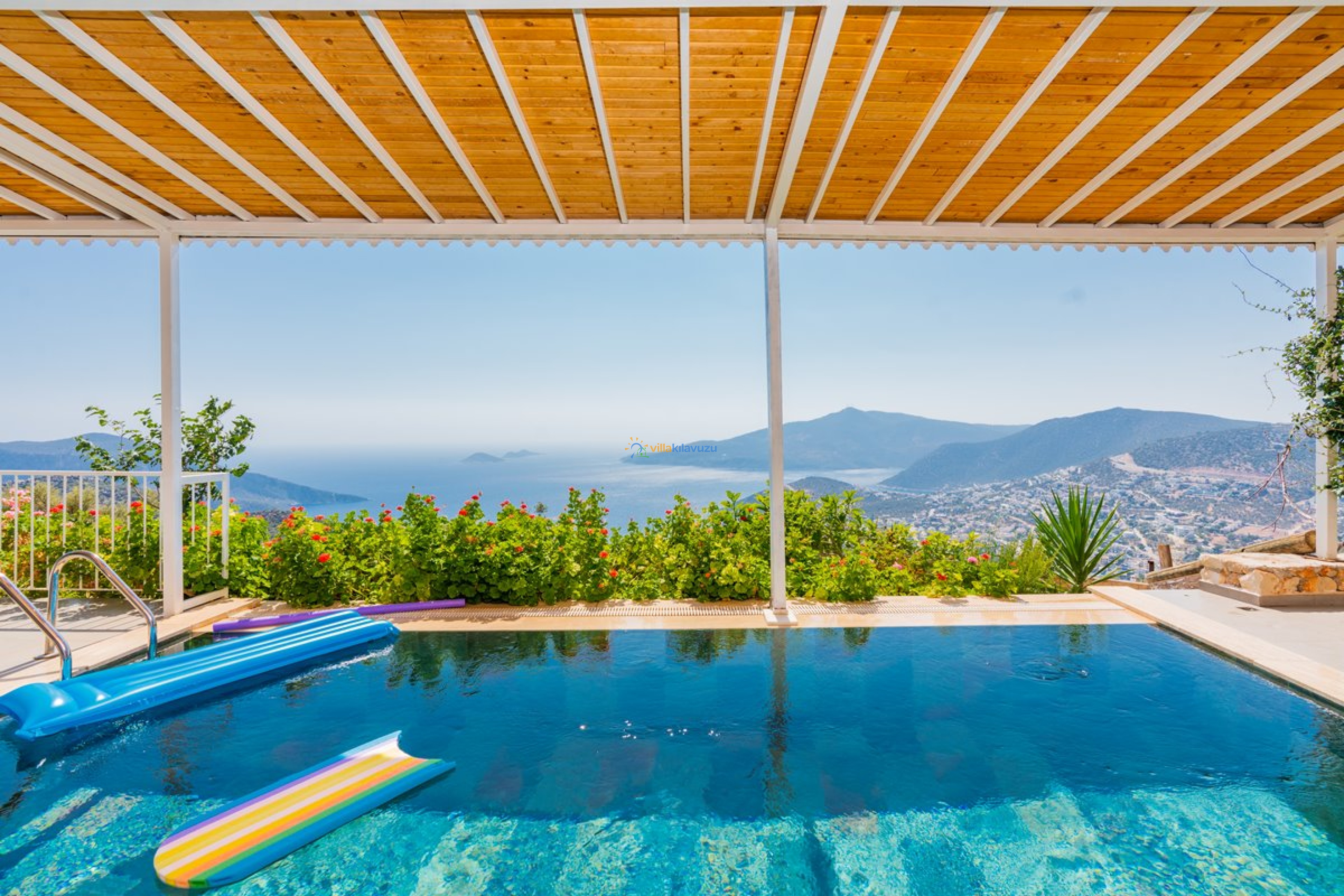 villakilavuzu-kiralik-villa-familya-18_588.jpg