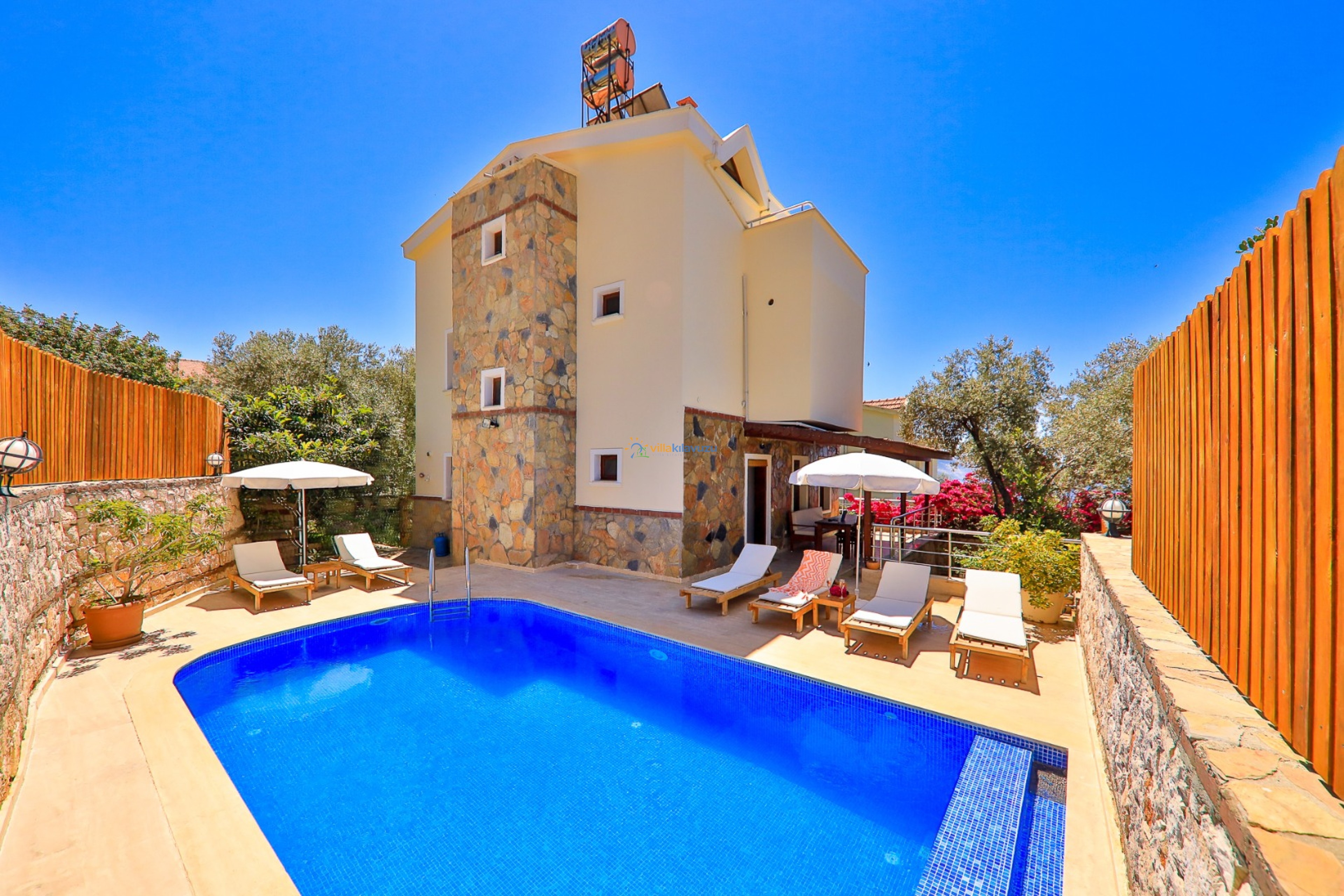 villakilavuzu-kiralik-villa-sari-gokseki-41_560.jpg