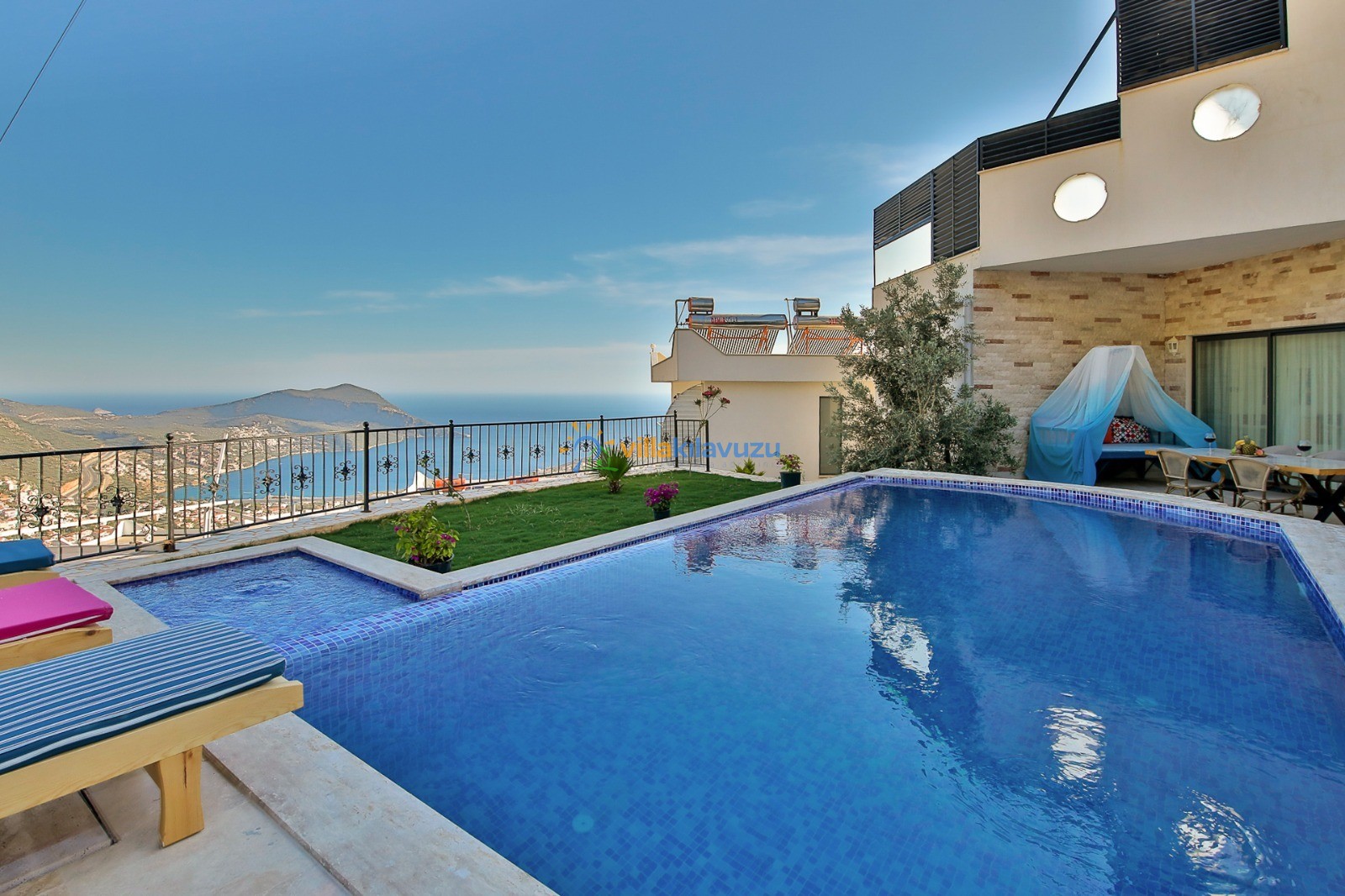 Villa Antik Hills, Deniz Manzaralı, Muhafazakar Kiralık Villa